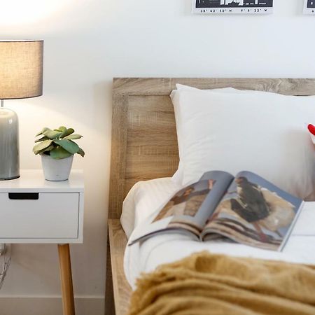Heart Of Highett Apartment By Ready Set Host 멜번 외부 사진